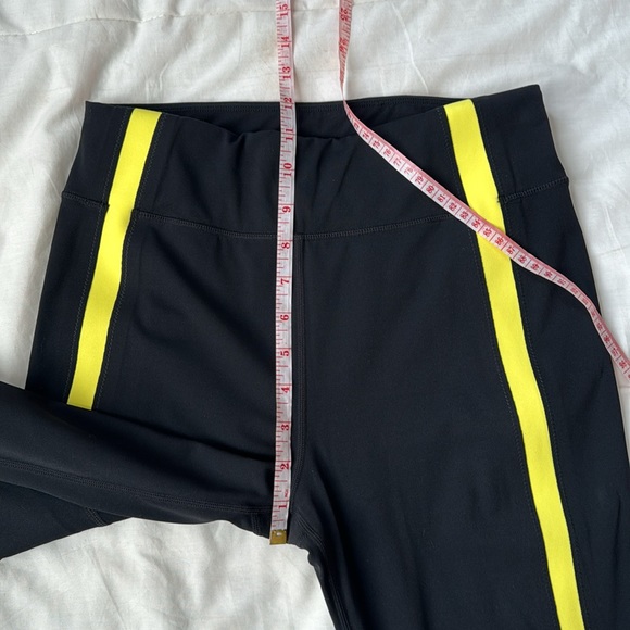 Zyia Size 6-8 Luxe Block in Black Tape - Picture 11 of 12